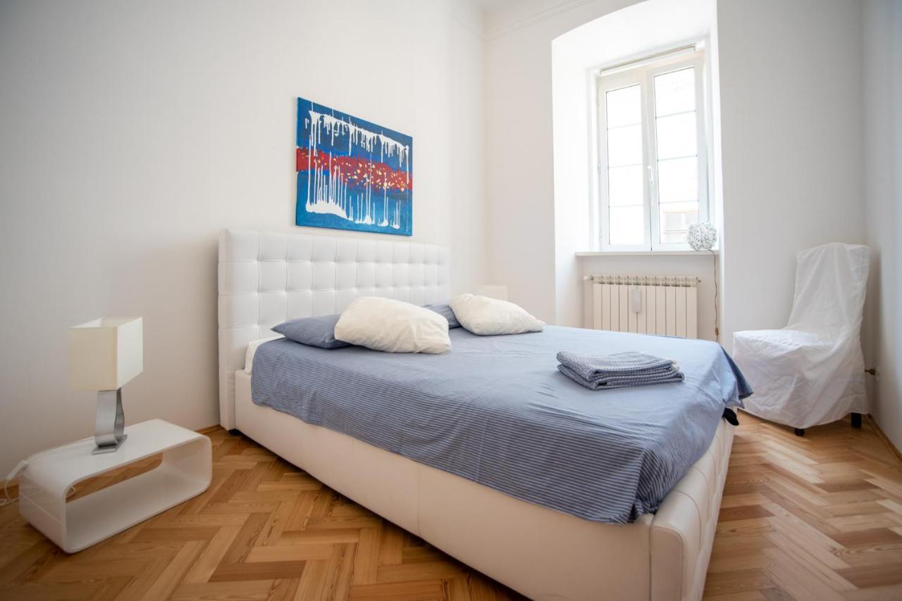 Art & History - New - Modern Classic Apartment Trieste Esterno foto